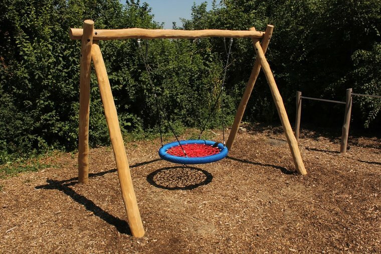 BR-189.002.001.001 Nestschommel blauw/rood *Rosette** openbaar #&Oslash;120 cm##